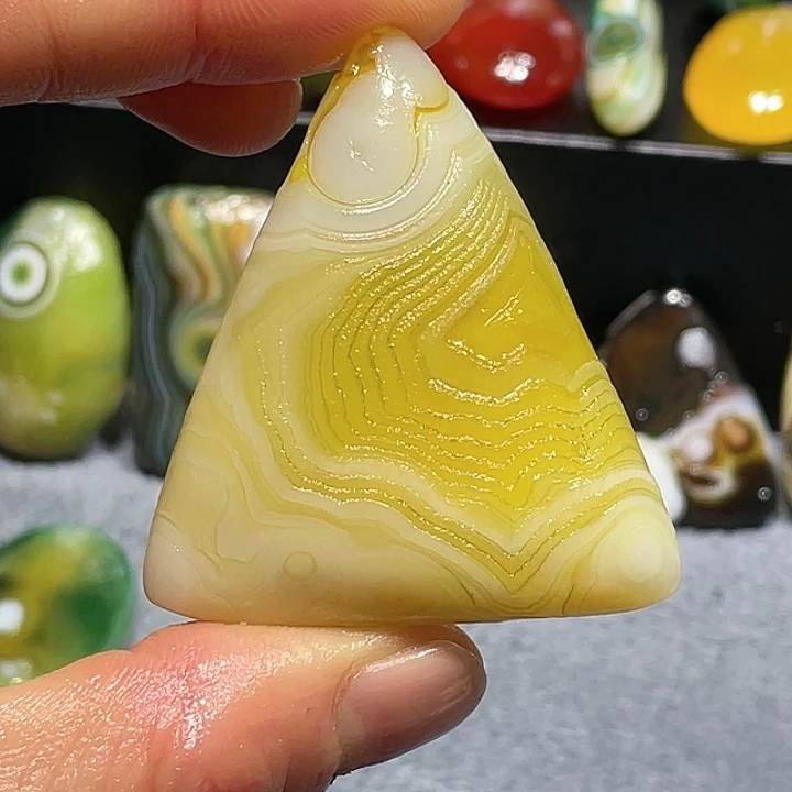 玛瑙/玉髓未镶嵌珠宝奇石