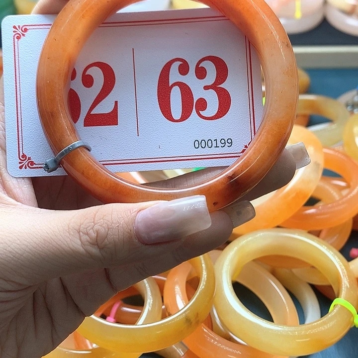 未镶嵌石英质玉（黄龙玉）手镯@****.