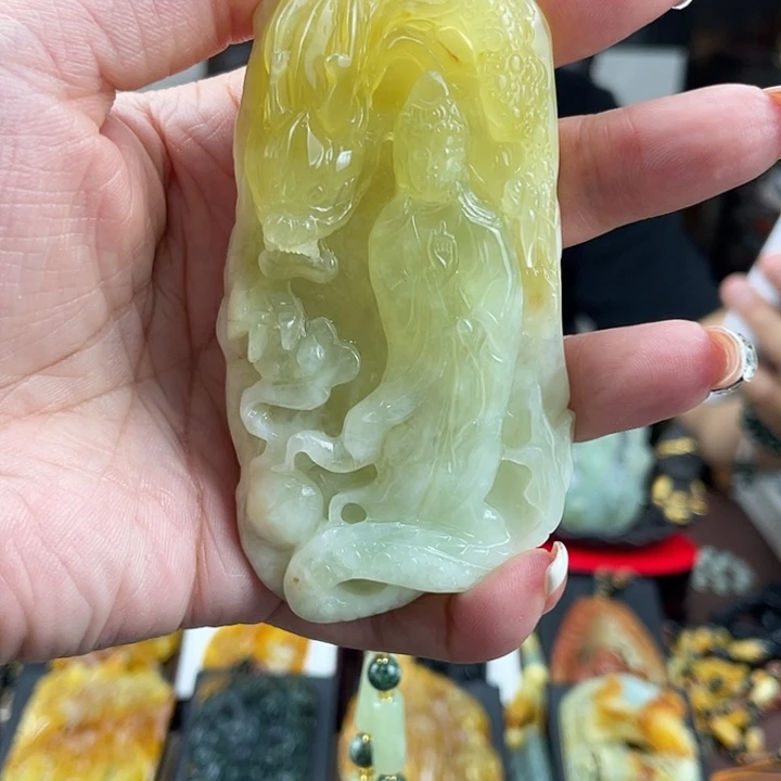 蛇纹石玉未镶嵌颈饰