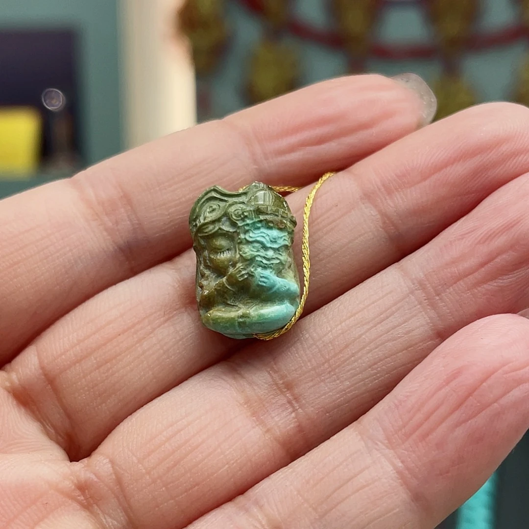 绿松石颈饰未镶嵌