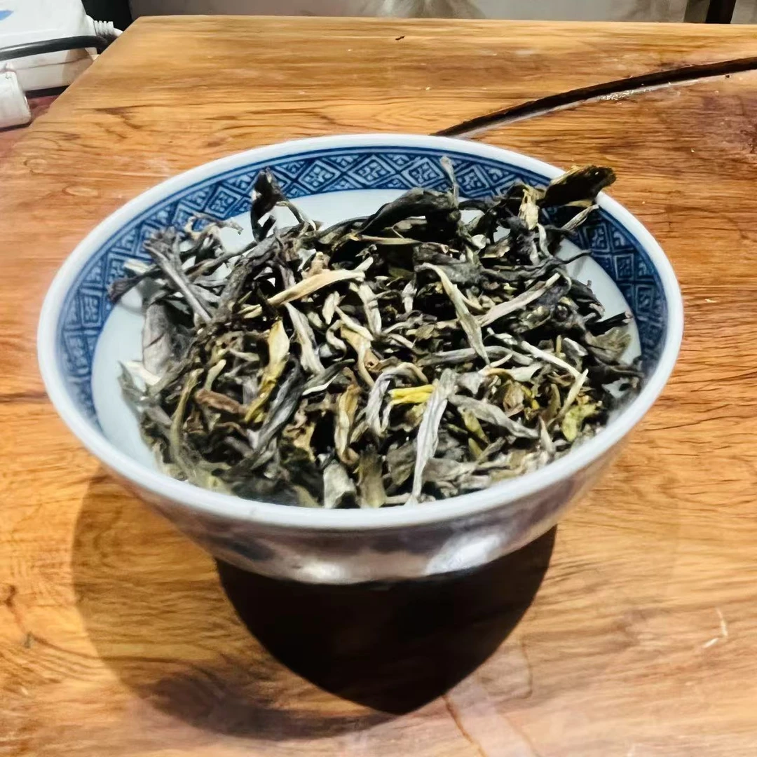 班盆混采大树树生茶100克