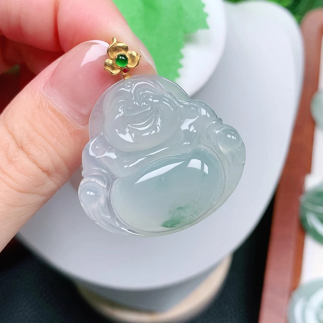 翡翠18K金镶嵌颈饰佛