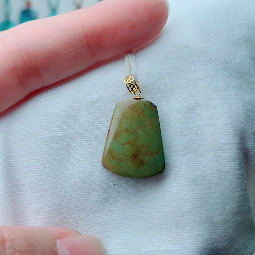 紫***绿松石未镶嵌珠宝奇石