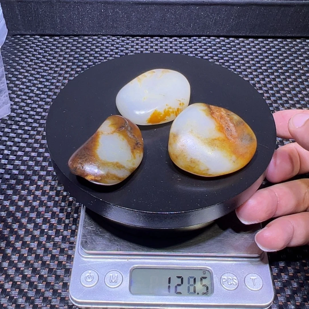 吊坠(不含链)未镶嵌和田玉（子料）122