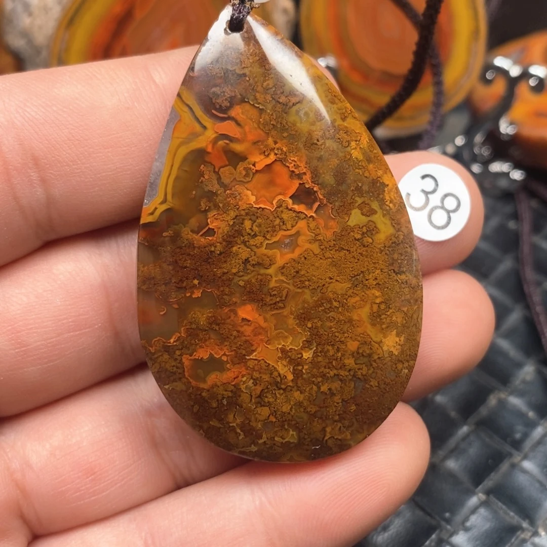 玛瑙/玉髓未镶嵌颈饰水晶