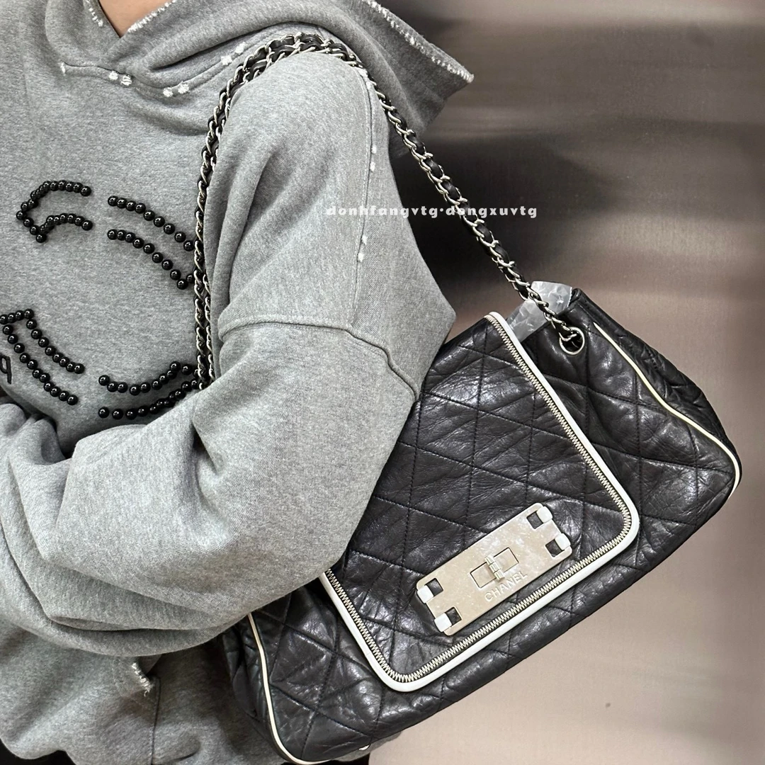 95新 Chanel/香奈儿 chanel 黑色2.55扣机场斜挎包K