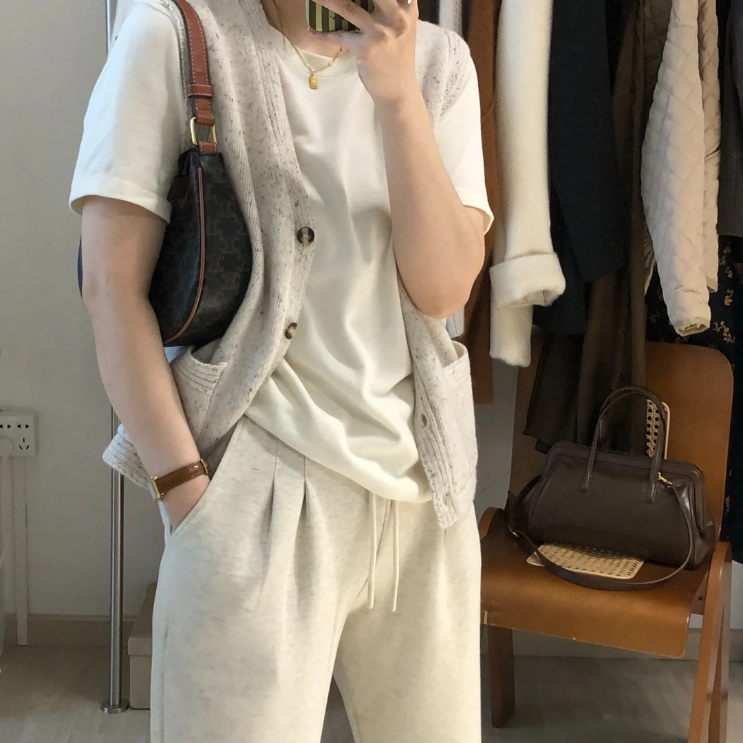 乌龙白桃-“把云朵穿在身上”超细腻柔软100%羊毛马甲女