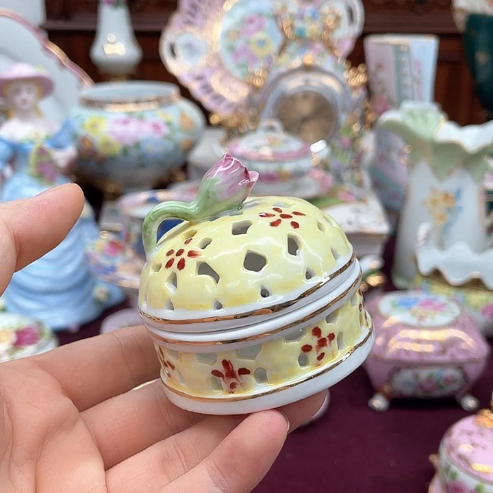 杯碟陶瓷摆件陶瓷