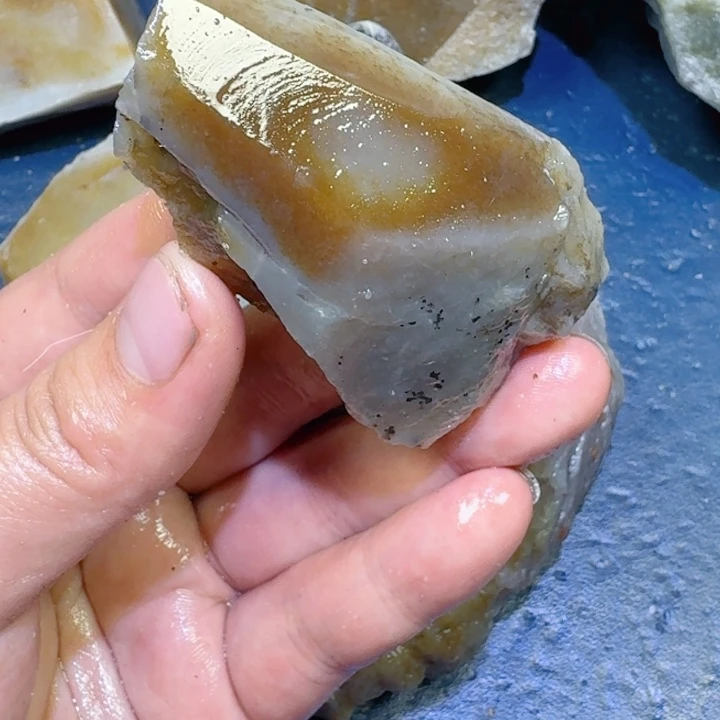 和田玉未镶嵌珠宝半成品