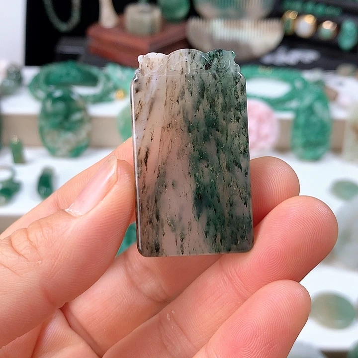 未镶嵌独山玉颈饰