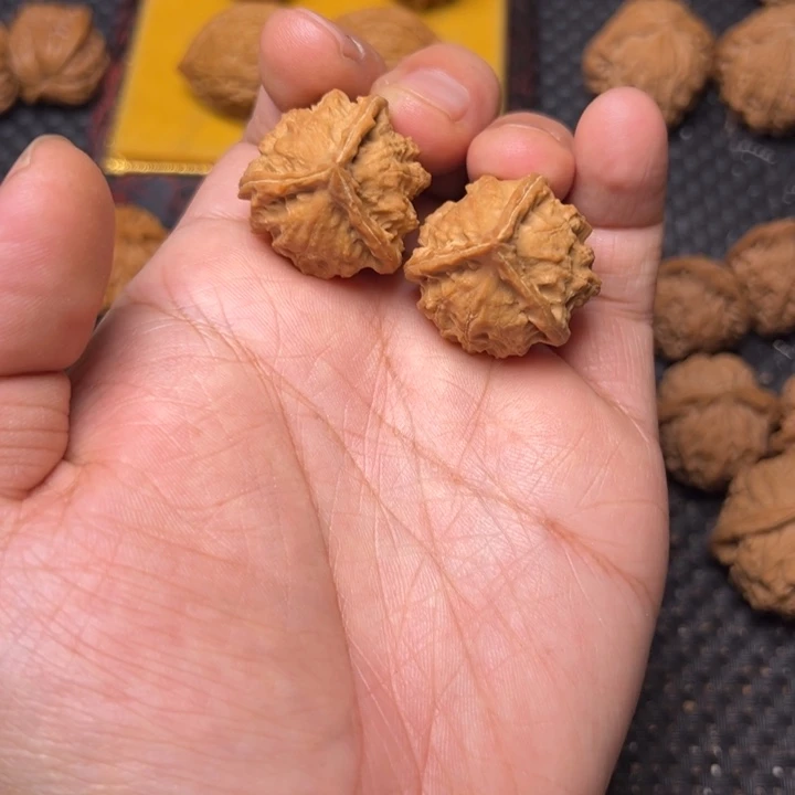 吊坠文玩核桃三棱