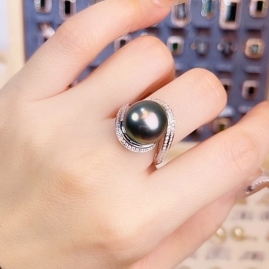 18K金镶嵌海水珍珠戒指