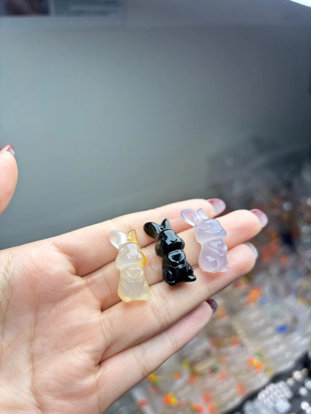 天然玛瑙玉髓兔子吊坠多样发一