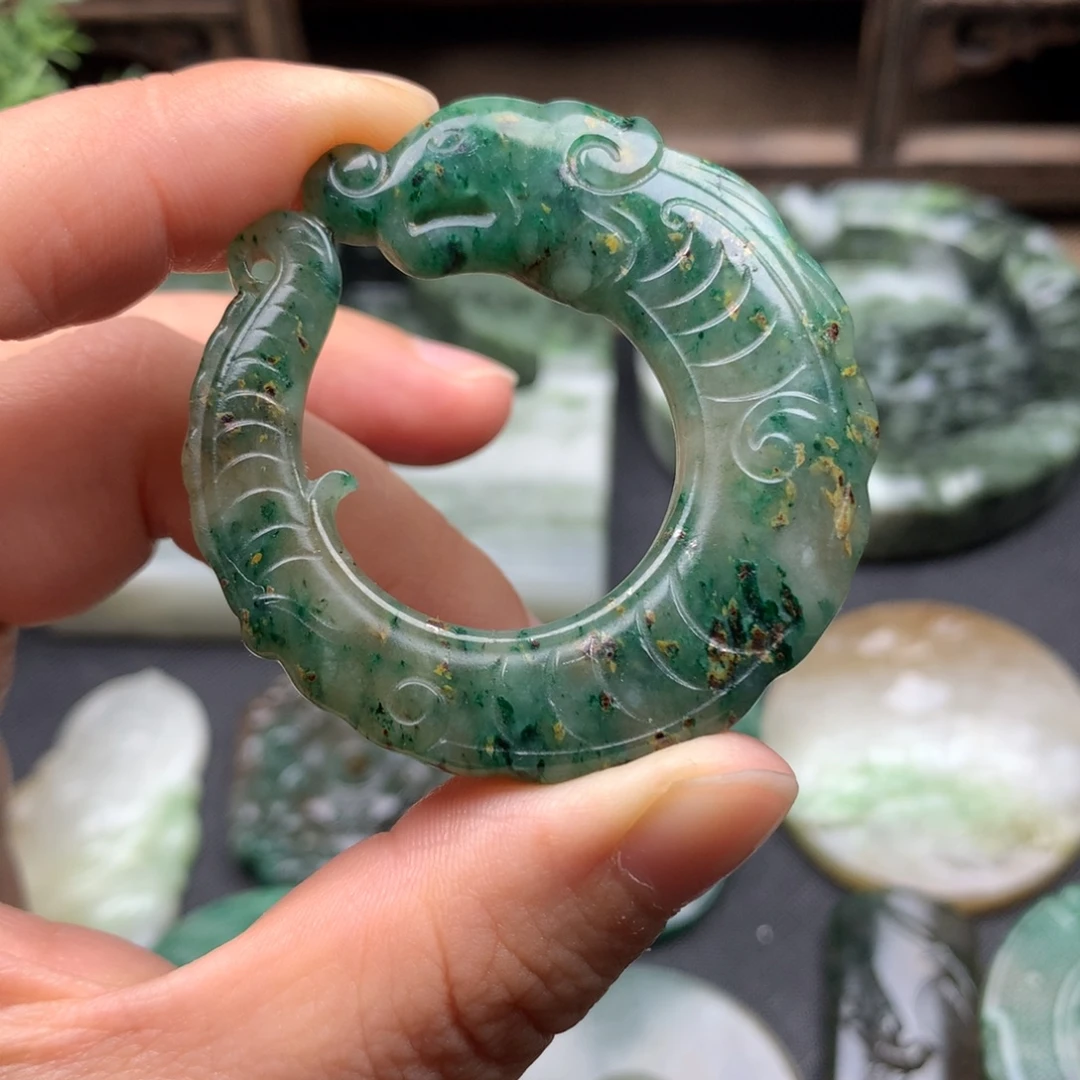 独山玉未镶嵌颈饰