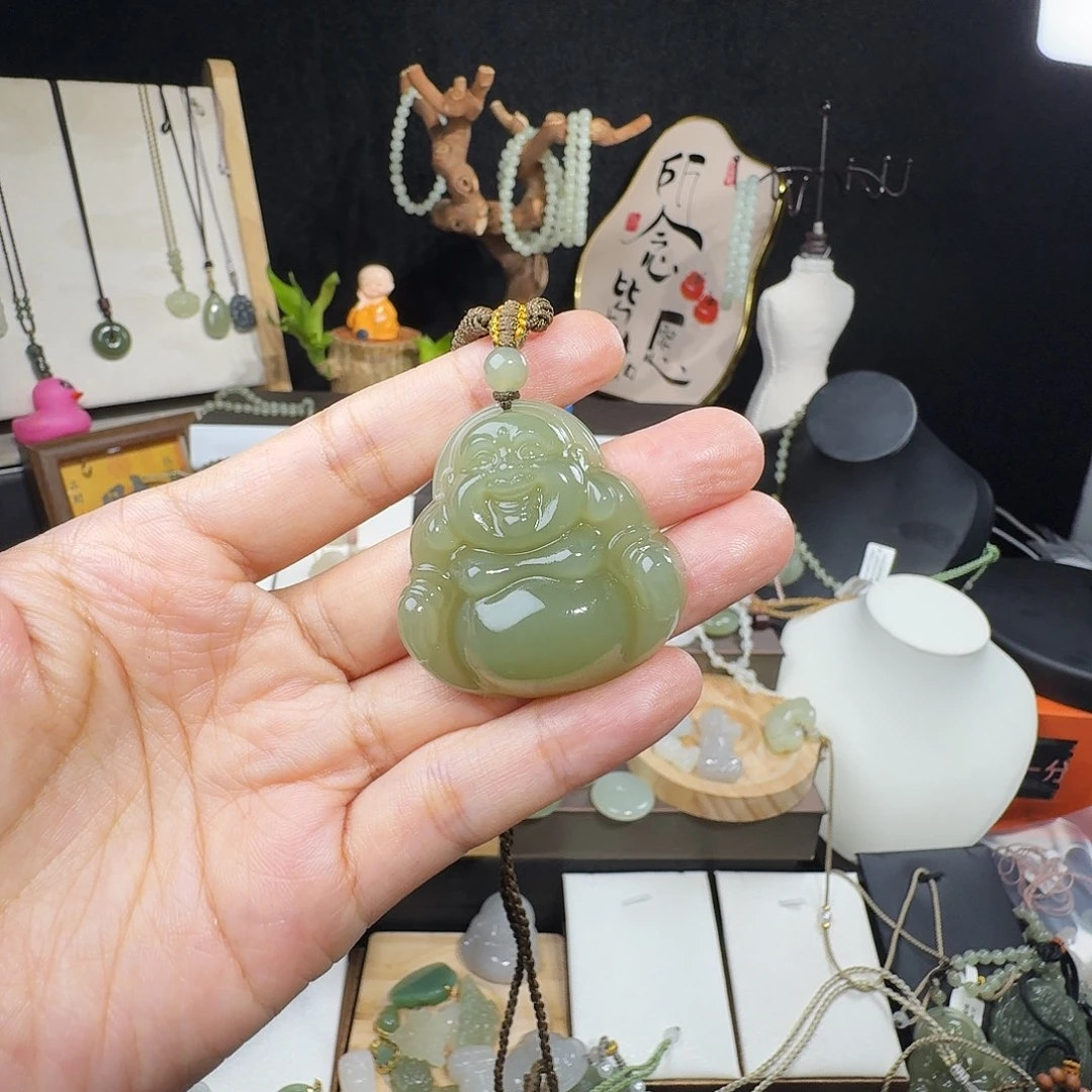 嘉***）颈饰未镶嵌和田玉