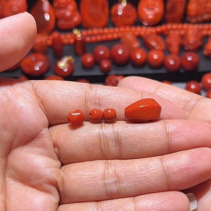 奥***王南红玛瑙未镶嵌配饰套餐