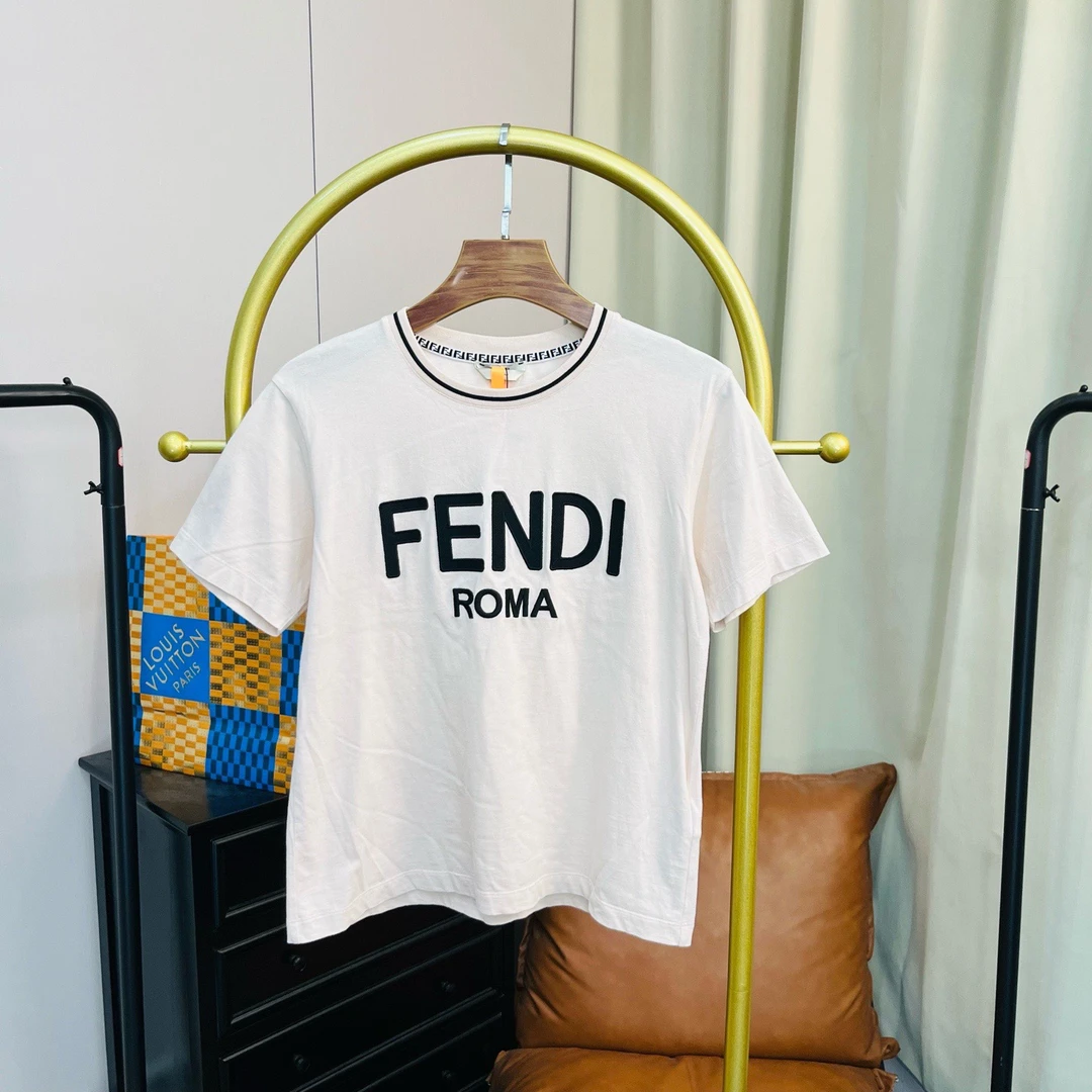 99新 FENDI/芬迪 米色胸前刺绣logo短袖 M码 99新
