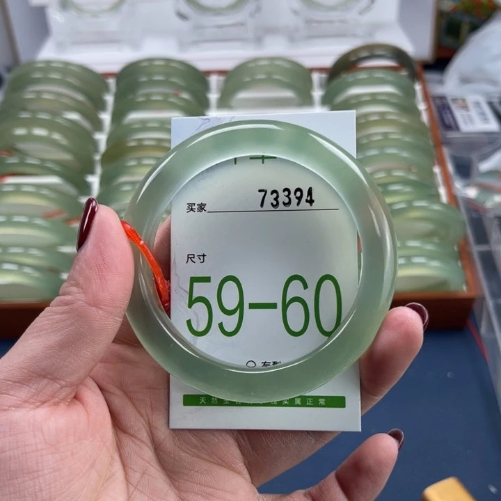 蛇纹石玉手镯未镶嵌观*