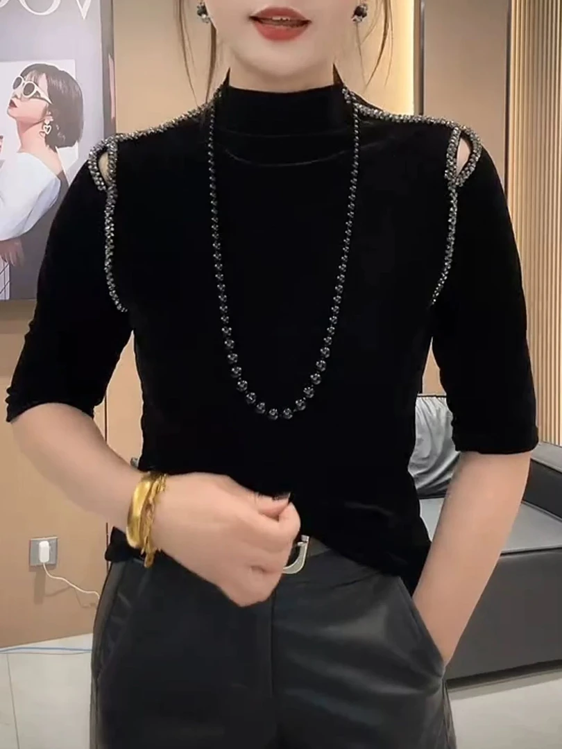 【苏苏精选】1058   半高领长袖丝绒露肩串珠上衣