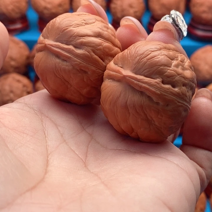 核桃精品文玩手捻水晶青蛙