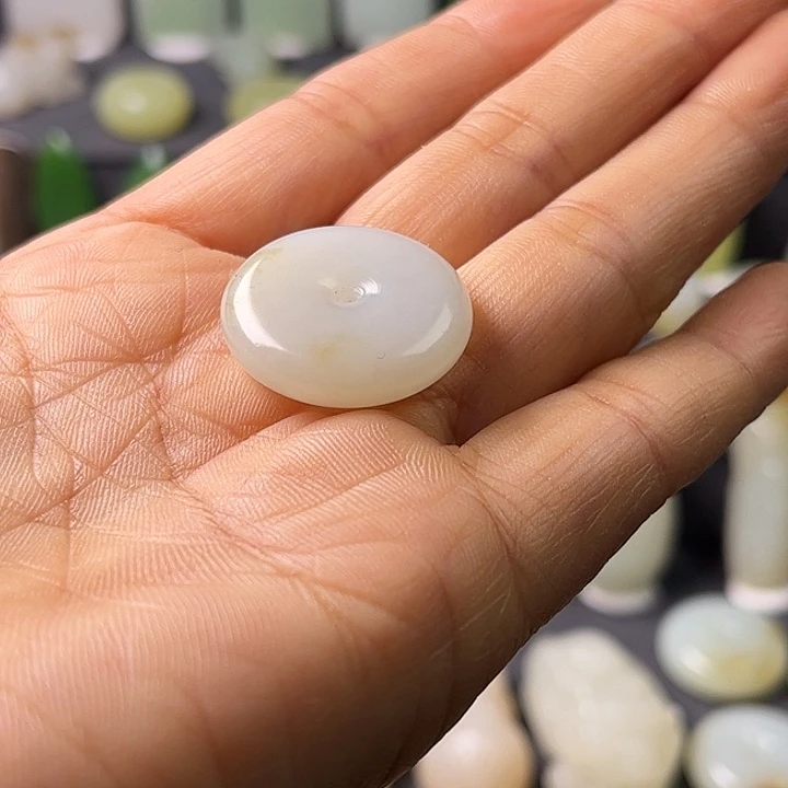 和田玉（糖玉）未镶嵌颈饰