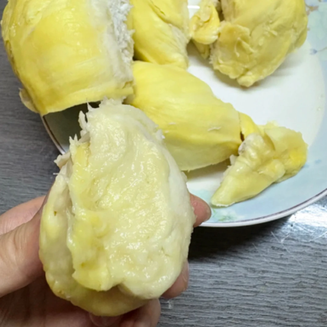 【浓香湿包】2斤新鲜榴莲更软糯甜味更高 可能会稍微带点酒味，不影响食用 核小肉厚榴莲同城送空运金枕泰国