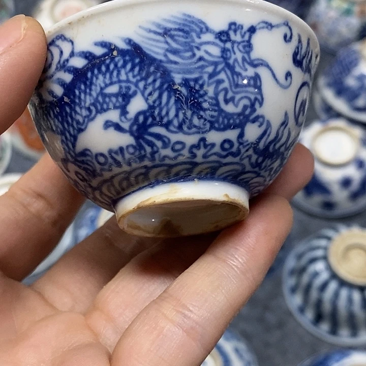大**外青花龙杯一个，青花杯