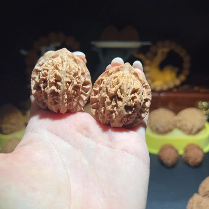 C***哥文玩核桃把件空虚公子