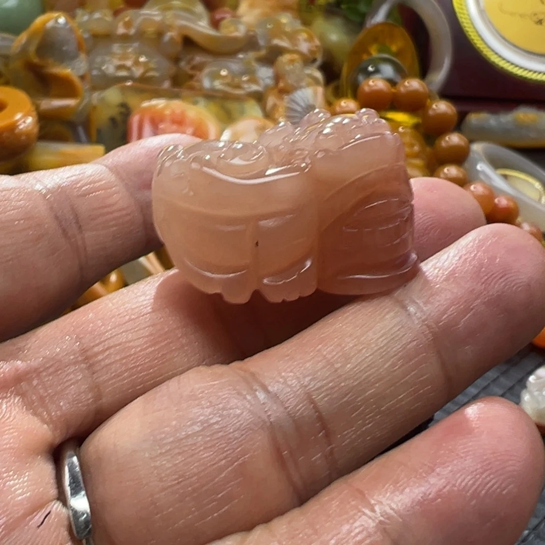 石英质玉未镶嵌颈饰