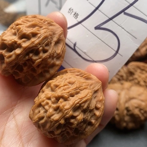 桃核吊坠和*核桃的营养价值