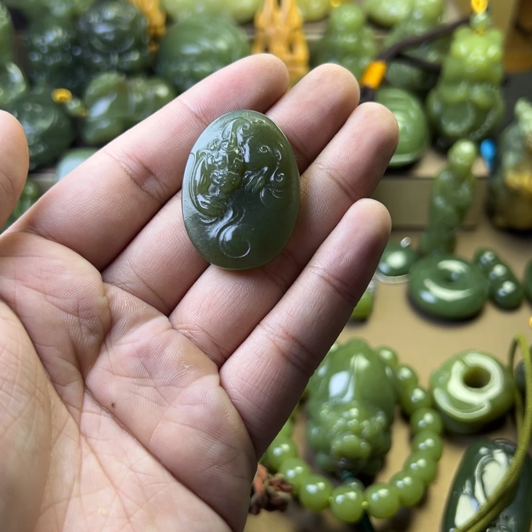 岫岩老玉（透闪石质玉）挂件未镶嵌