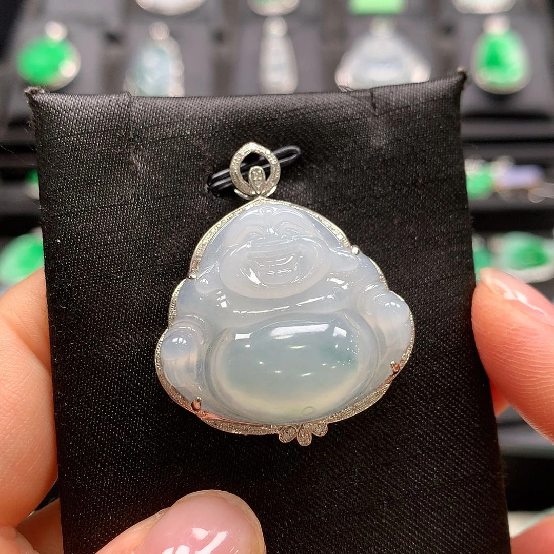 翡翠18K金镶嵌颈饰