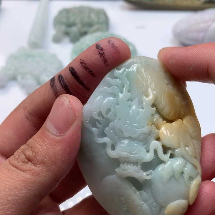 翡翠未镶嵌颈饰保真天然a货翡翠