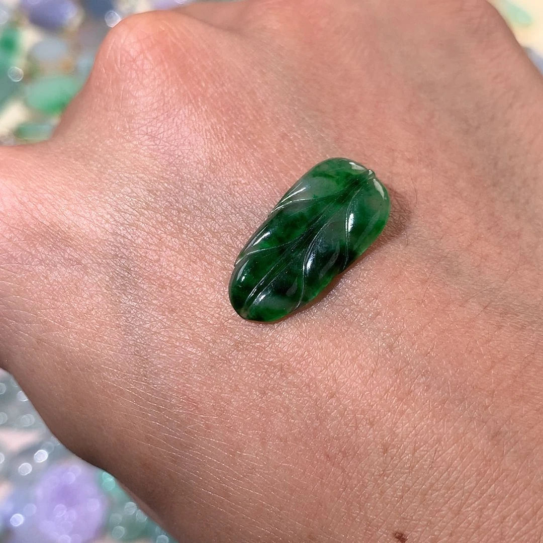翡翠裸石翡翠叶子