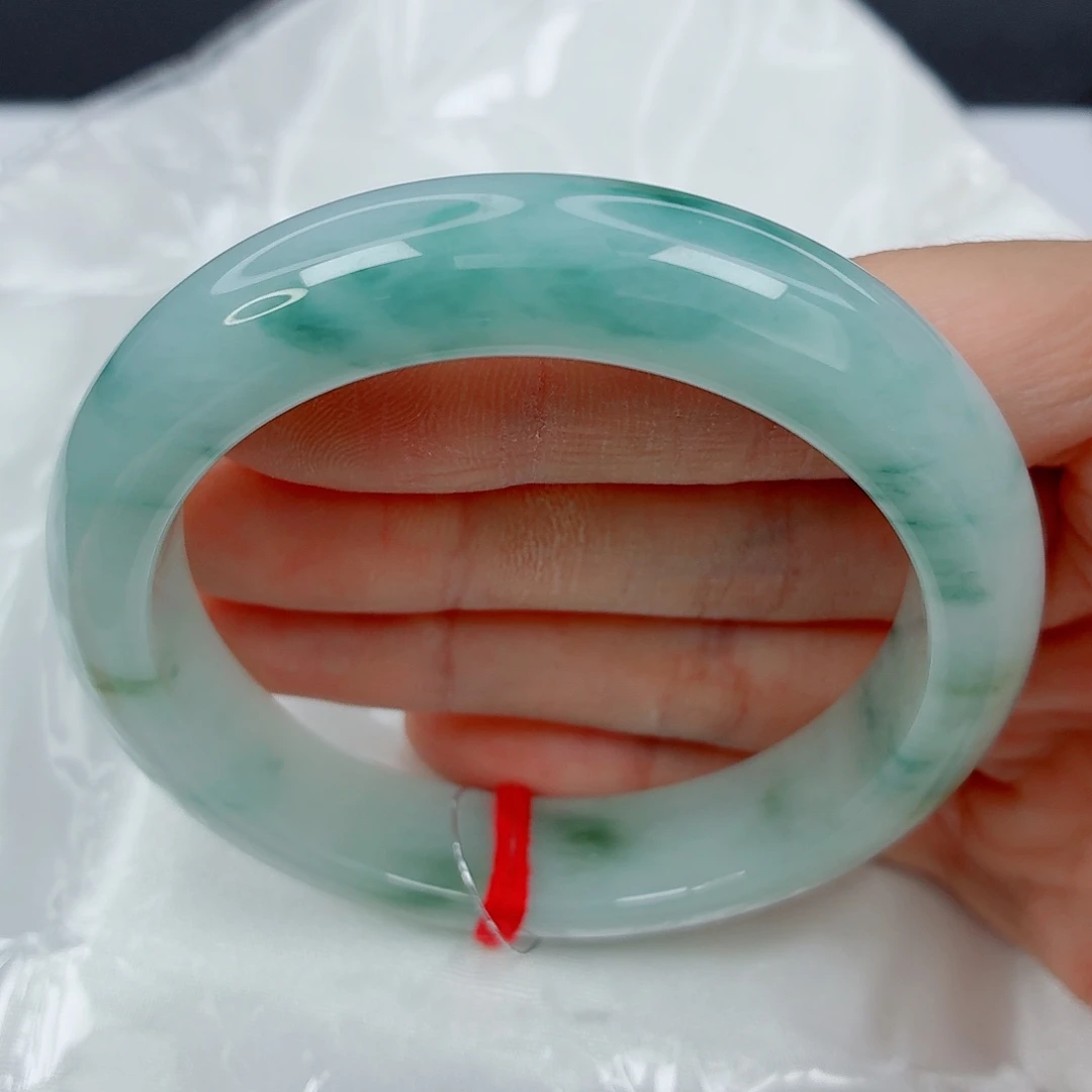 翡翠未镶嵌手镯56正圈，细腻飘蓝花，完整，020