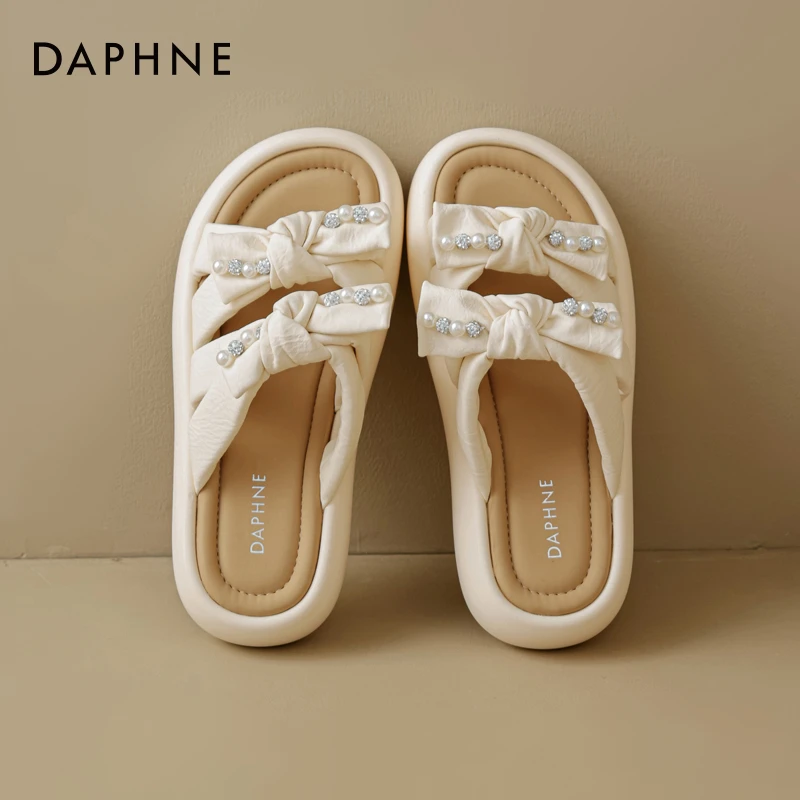 达芙妮厚底凉拖鞋女夏季新款水钻珍珠蝴蝶结一字拖鞋舒适沙滩凉鞋