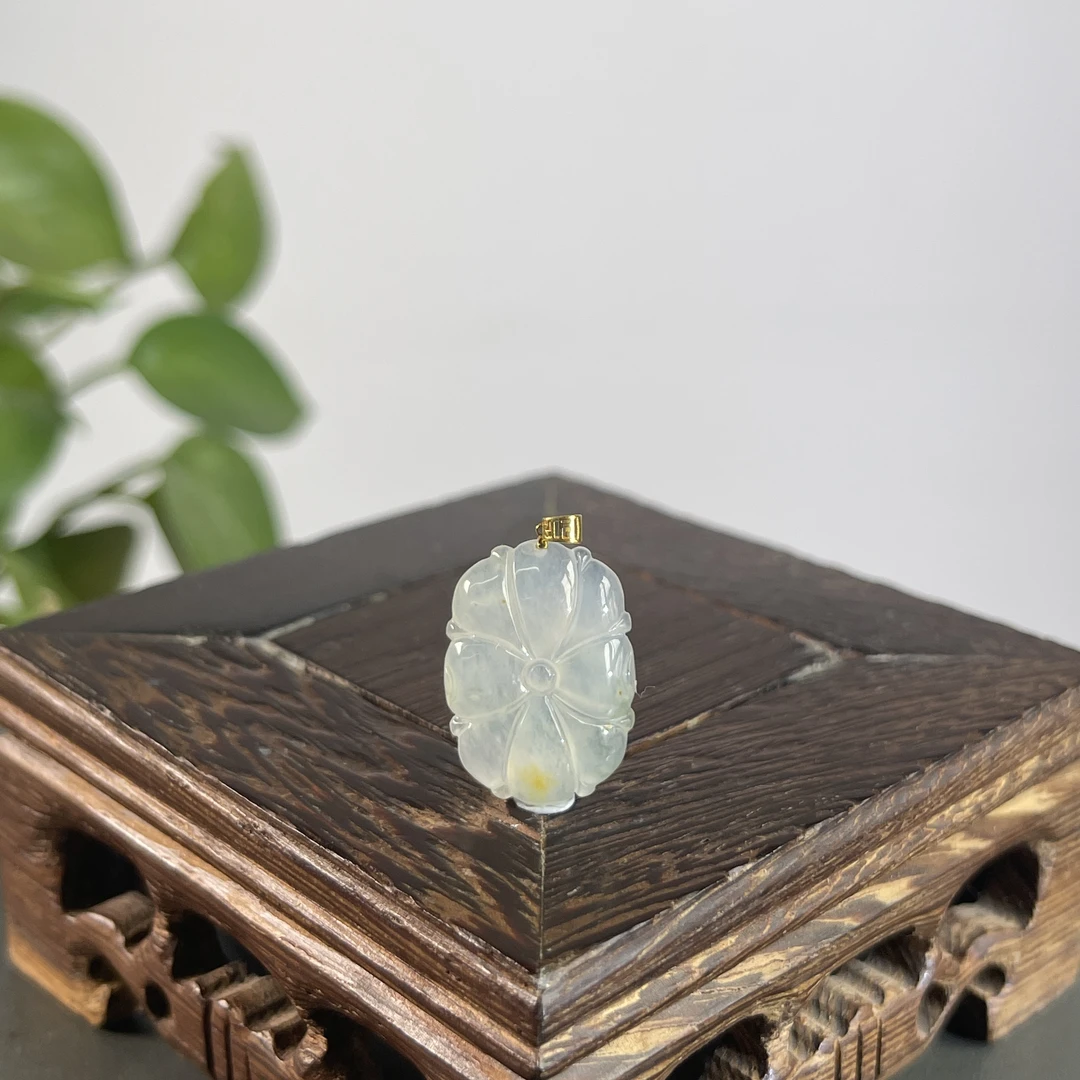 JYB30-26  天然翡翠缅甸A货 18K扣头和和美美