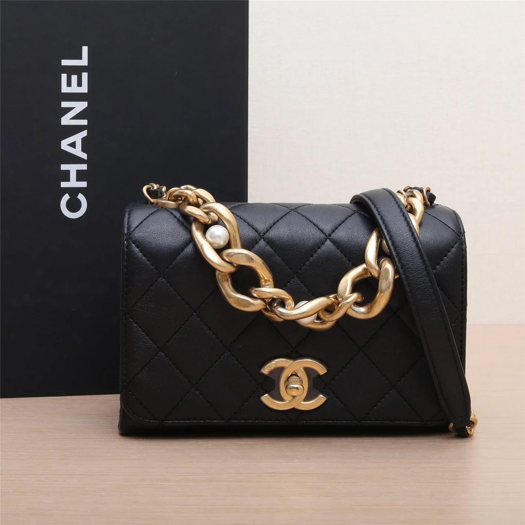 95新 Chanel/香奈儿 小花双双 21A 口盖风琴包 黑色 皮革C 芯片开