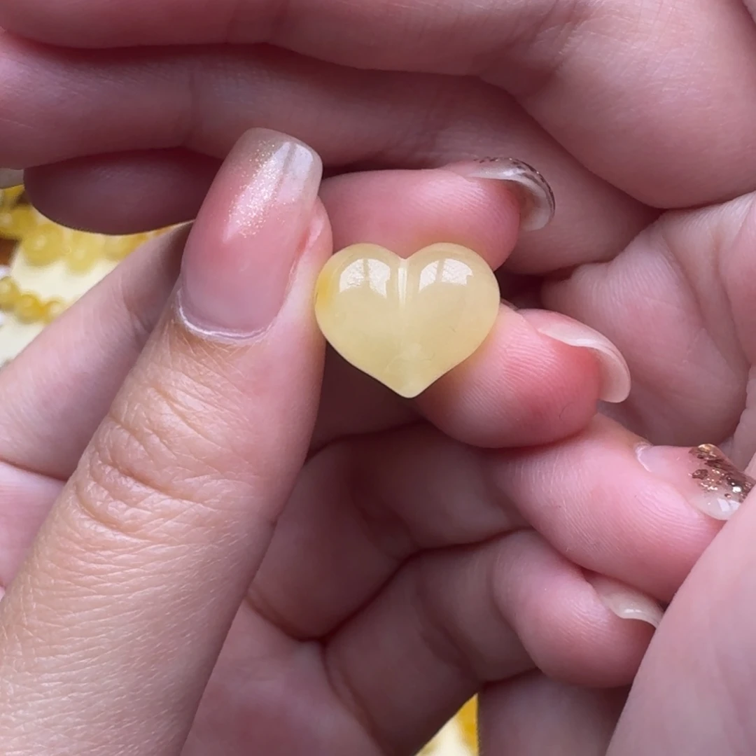 琥珀未镶嵌裸石2号