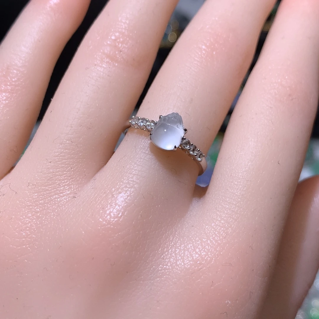 翡翠18K金镶嵌戒指