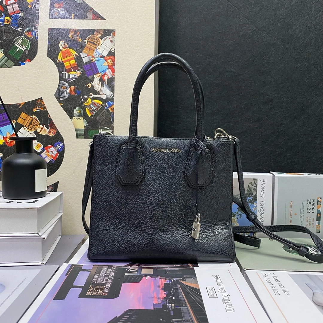 95新 MICHAEL KORS/迈克高仕 22507斜挎包