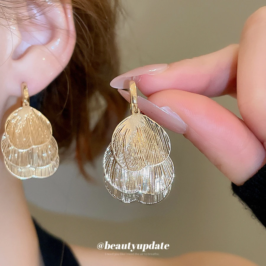 铜合金耳饰 镂空花瓣心形吊坠耳环时尚百搭耳钉轻奢高级感耳饰女