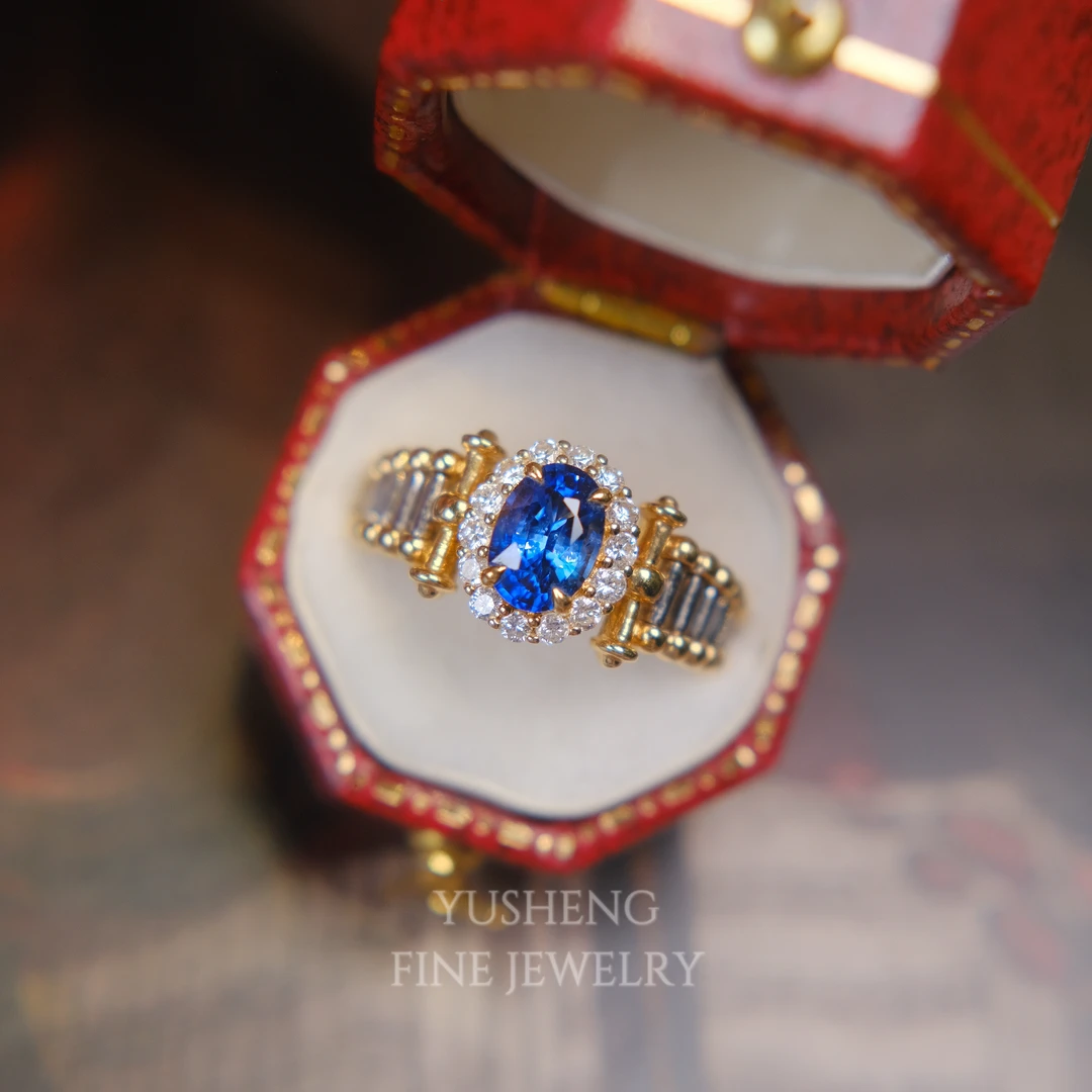 18K金镶嵌天然蓝宝石戒指   皇家蓝 1.02 aigs