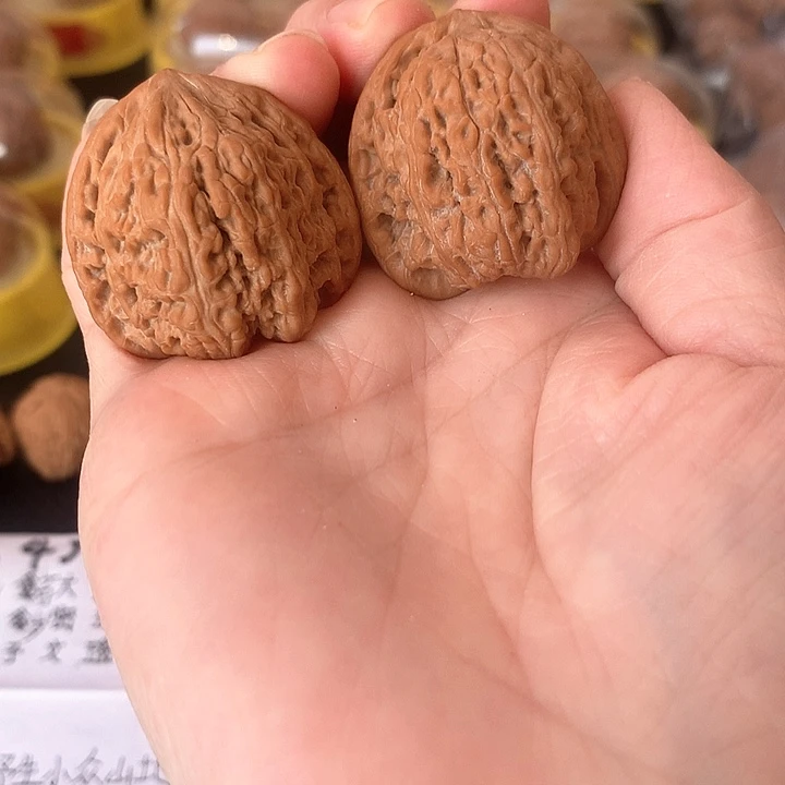 文玩核桃吊坠36尺红玛瑙