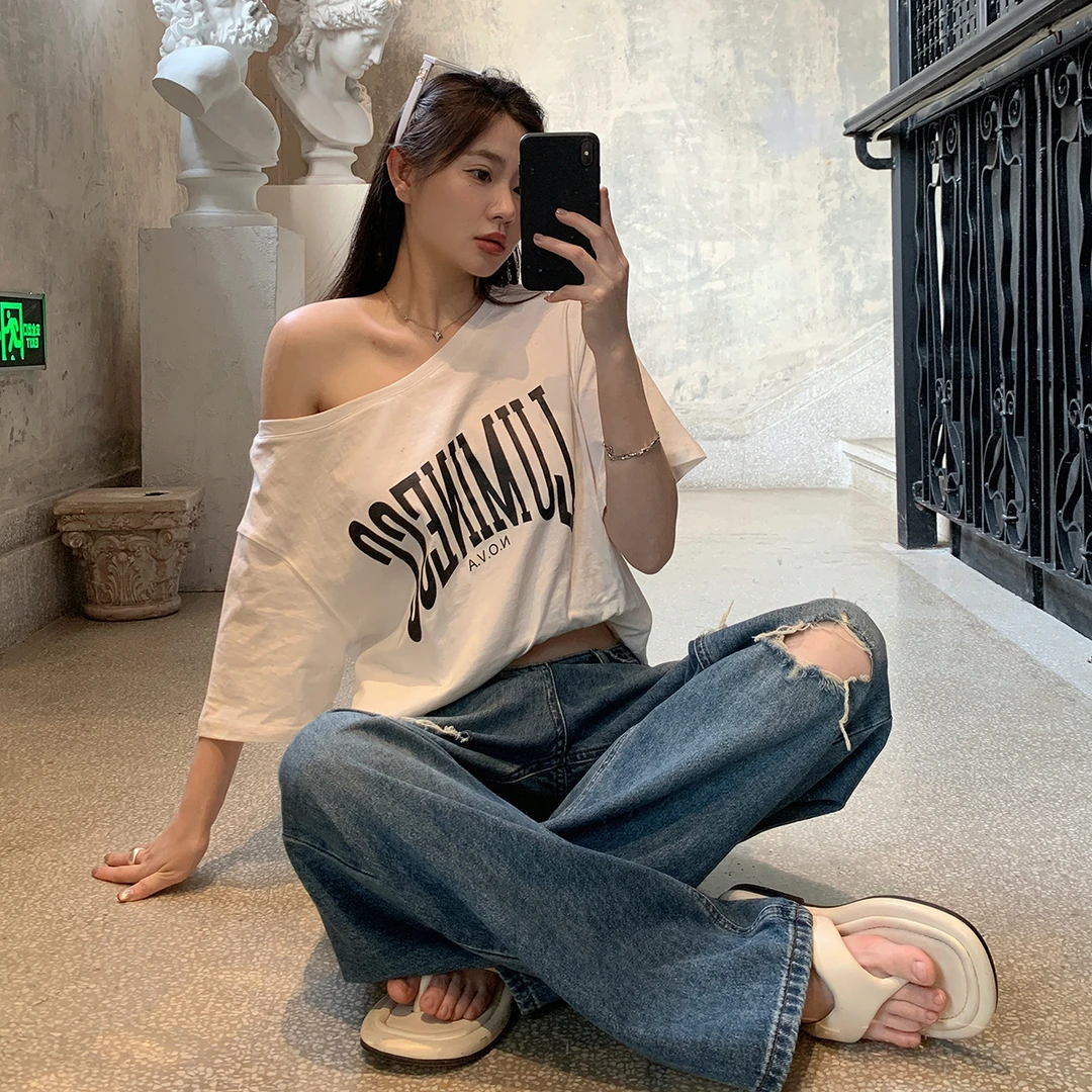 WITHMXBOOM灰灰家复古露肩字母短袖T恤夏季新款宽松休闲斜肩上衣