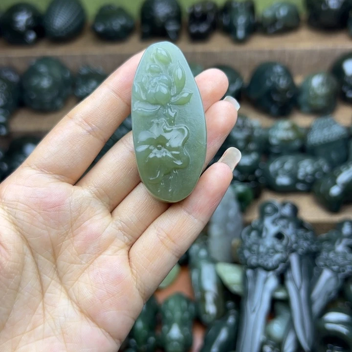 和田玉未镶嵌挂件