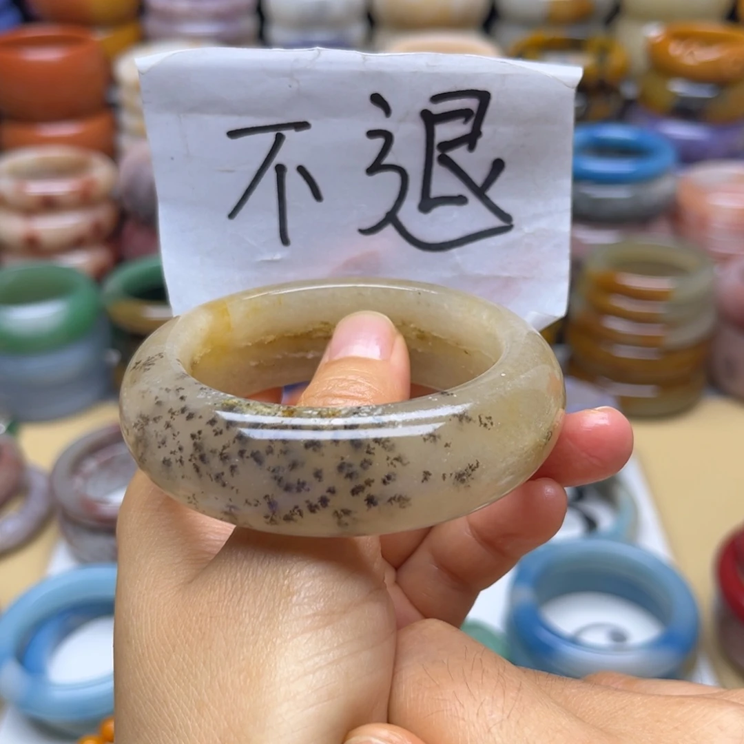 未镶嵌手镯石英质玉