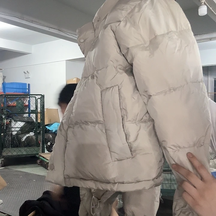 豆绿色有帽服6码