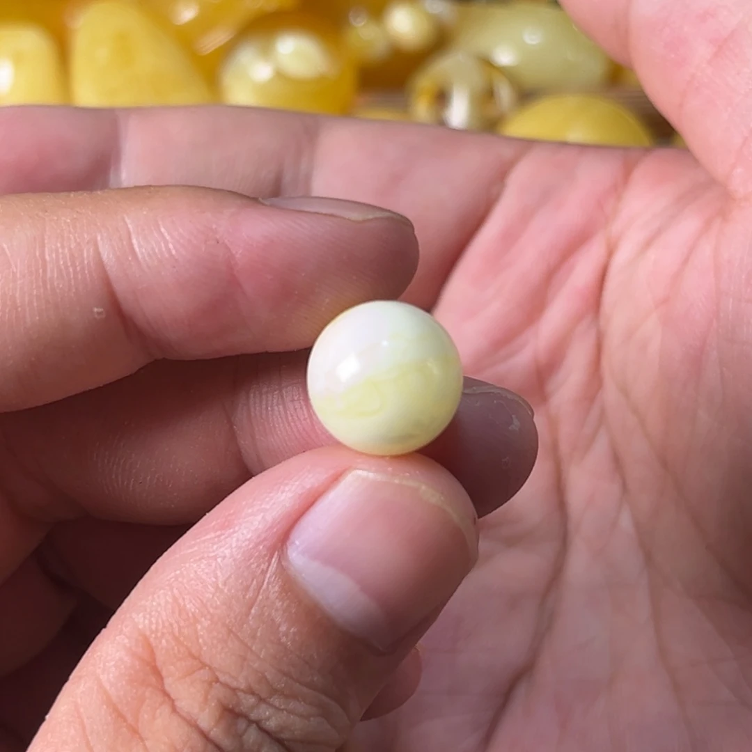未镶嵌琥珀裸石蜜蜡白蜡圆珠12.8