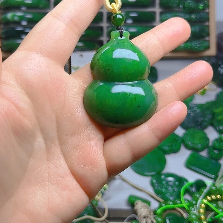 颈饰未镶嵌和田玉（糖玉）君*兰